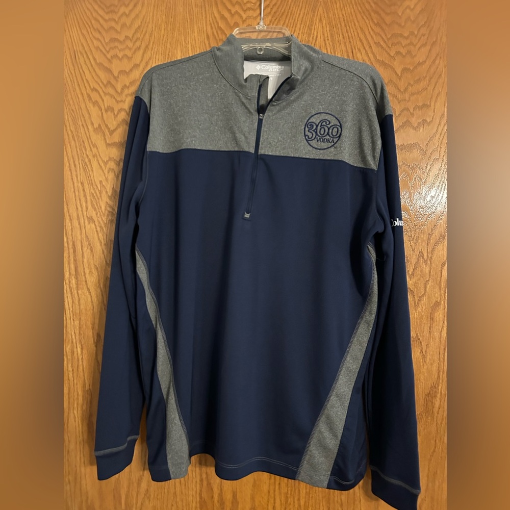 Men’s Navy/Grey Columbia Golf Pullover size L with unique embroidery